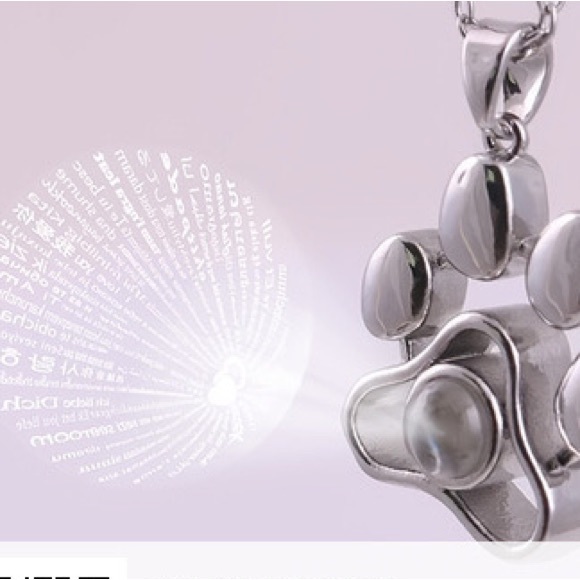 Paw 🐾 Print Necklace - Picture 4 of 4